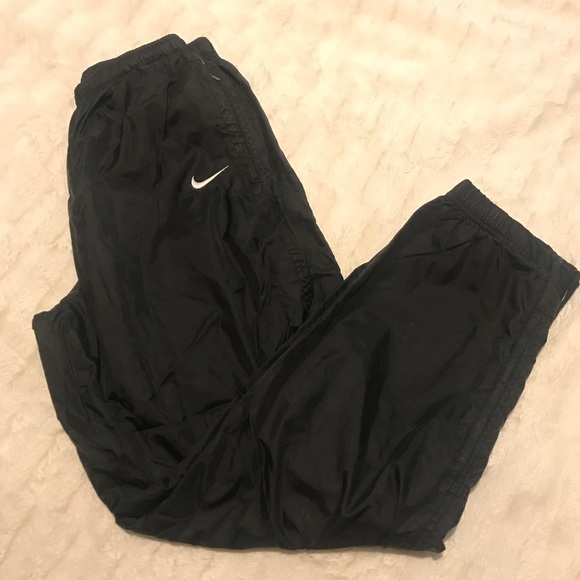 Nike Other - Nike windbreaker pants (M)